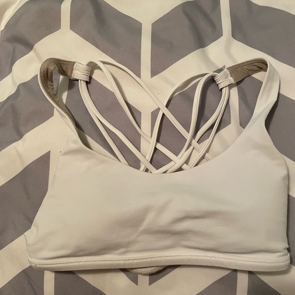 Lululemon Free to be bra-wild